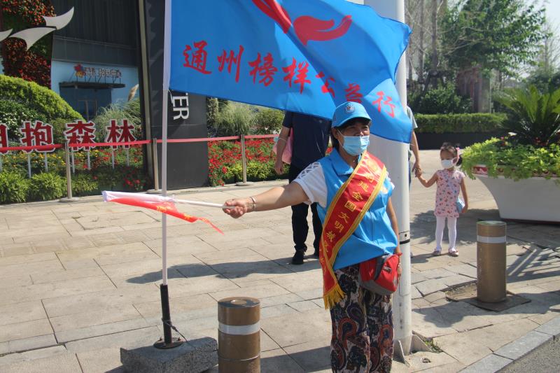 <strong>操操操逼逼逼</strong>